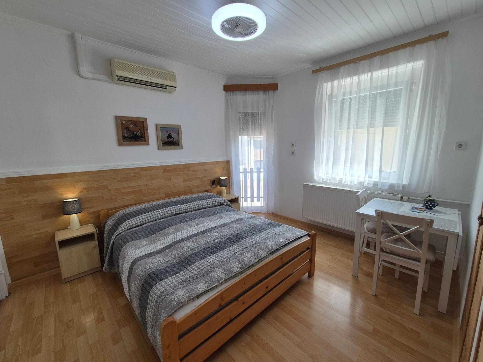 Roxanna Apartman Gyula Exterior foto