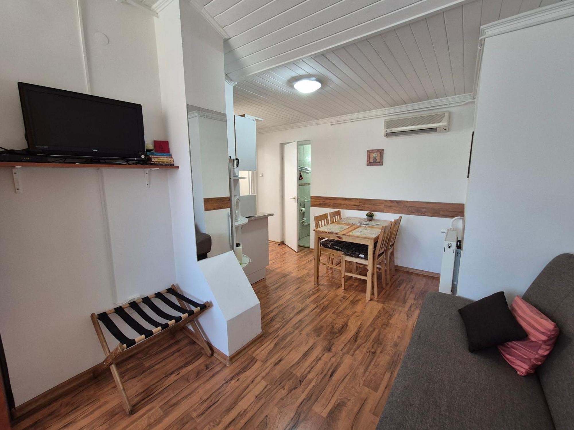 Roxanna Apartman Gyula Exterior foto