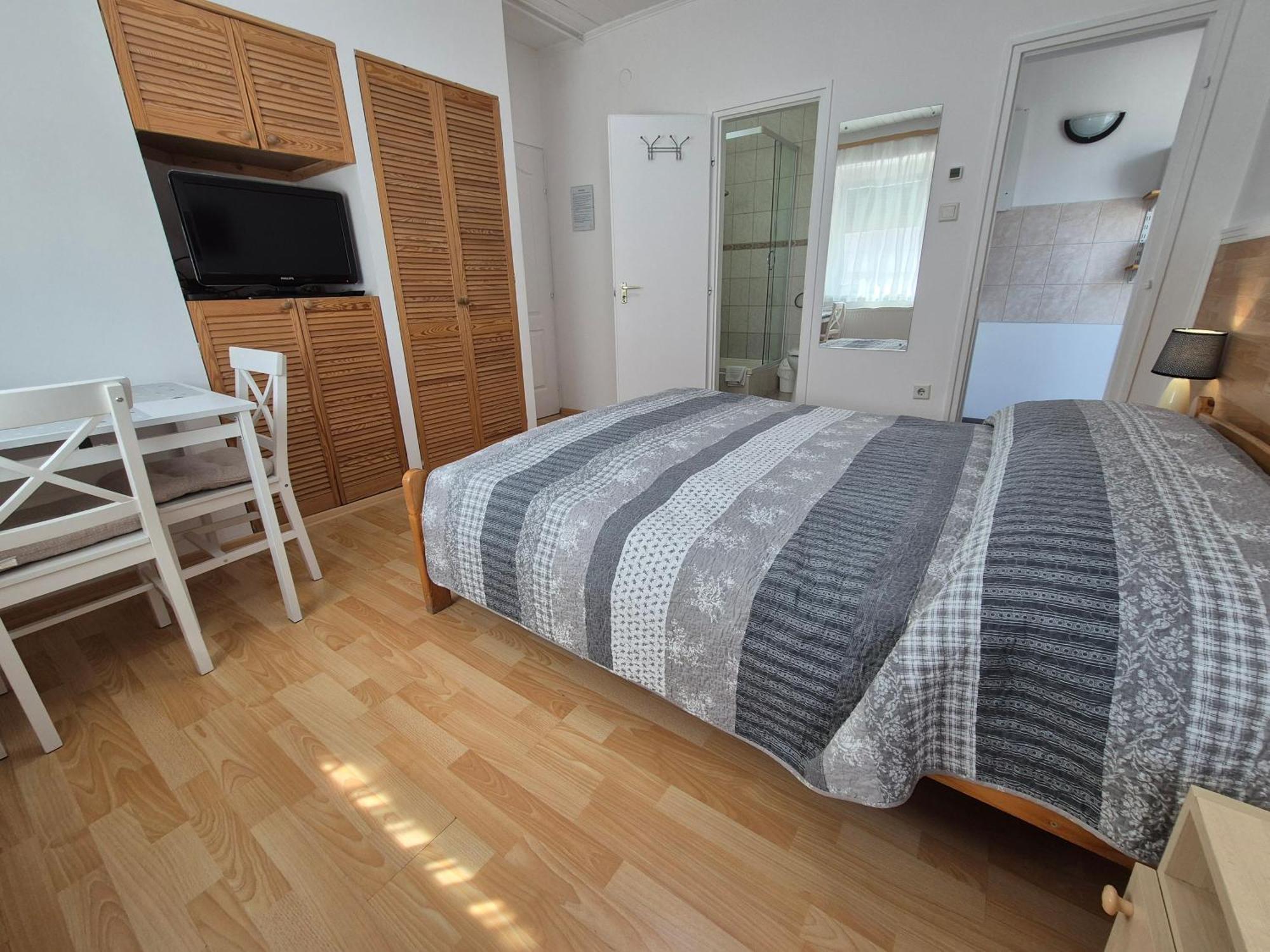 Roxanna Apartman Gyula Exterior foto